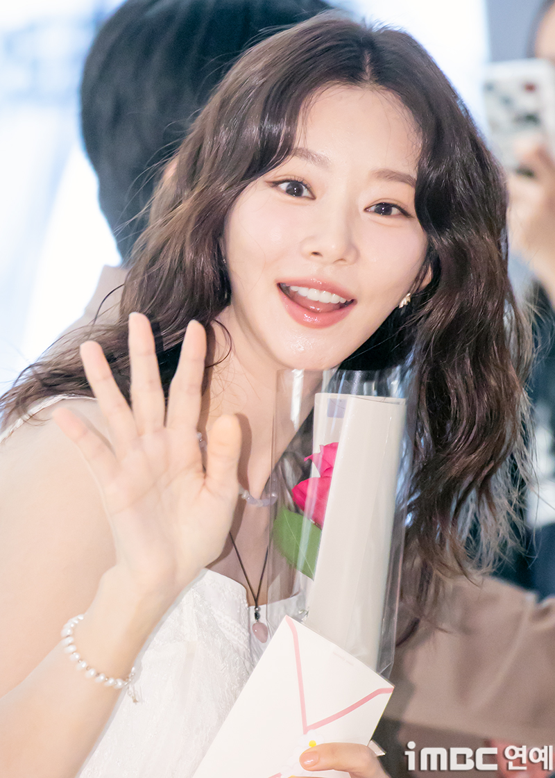 [포토] 이주빈, 일요일에 만난 '목요일 섬 미녀'