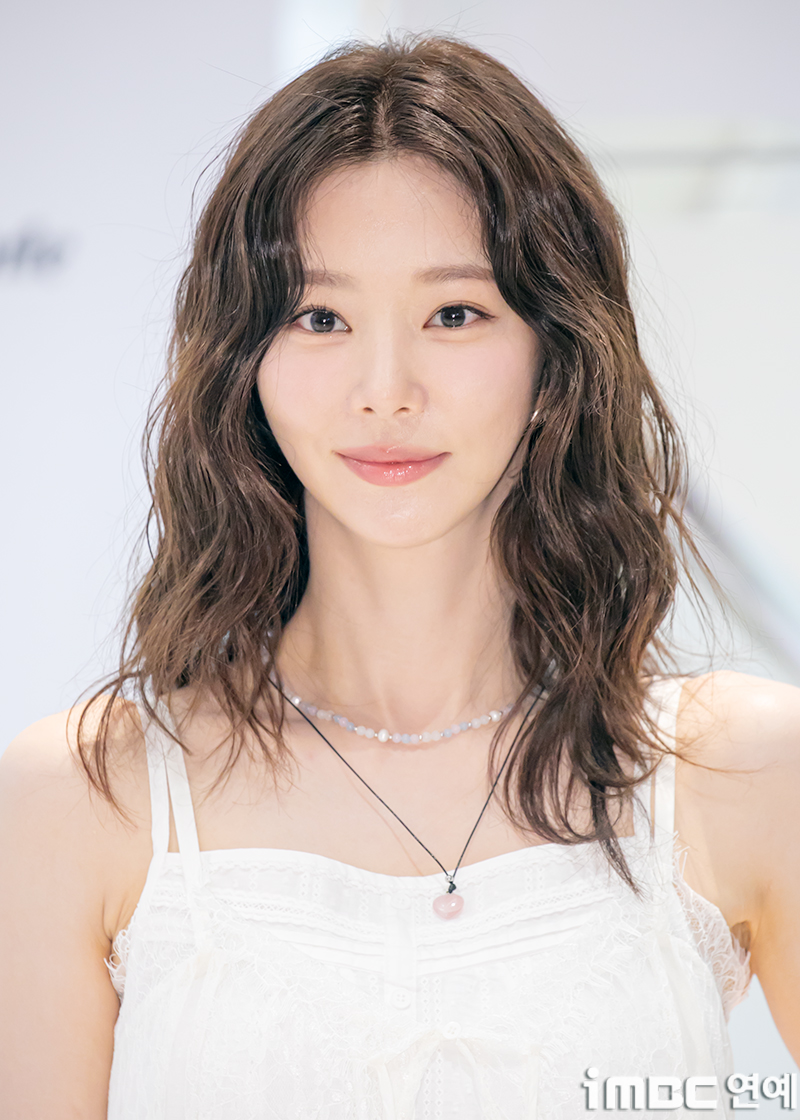 [포토] 이주빈, 일요일에 만난 '목요일 섬 미녀'