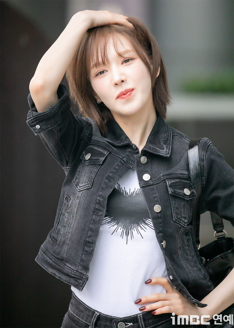 [움짤] 웬디, Like Rockstar 출근길