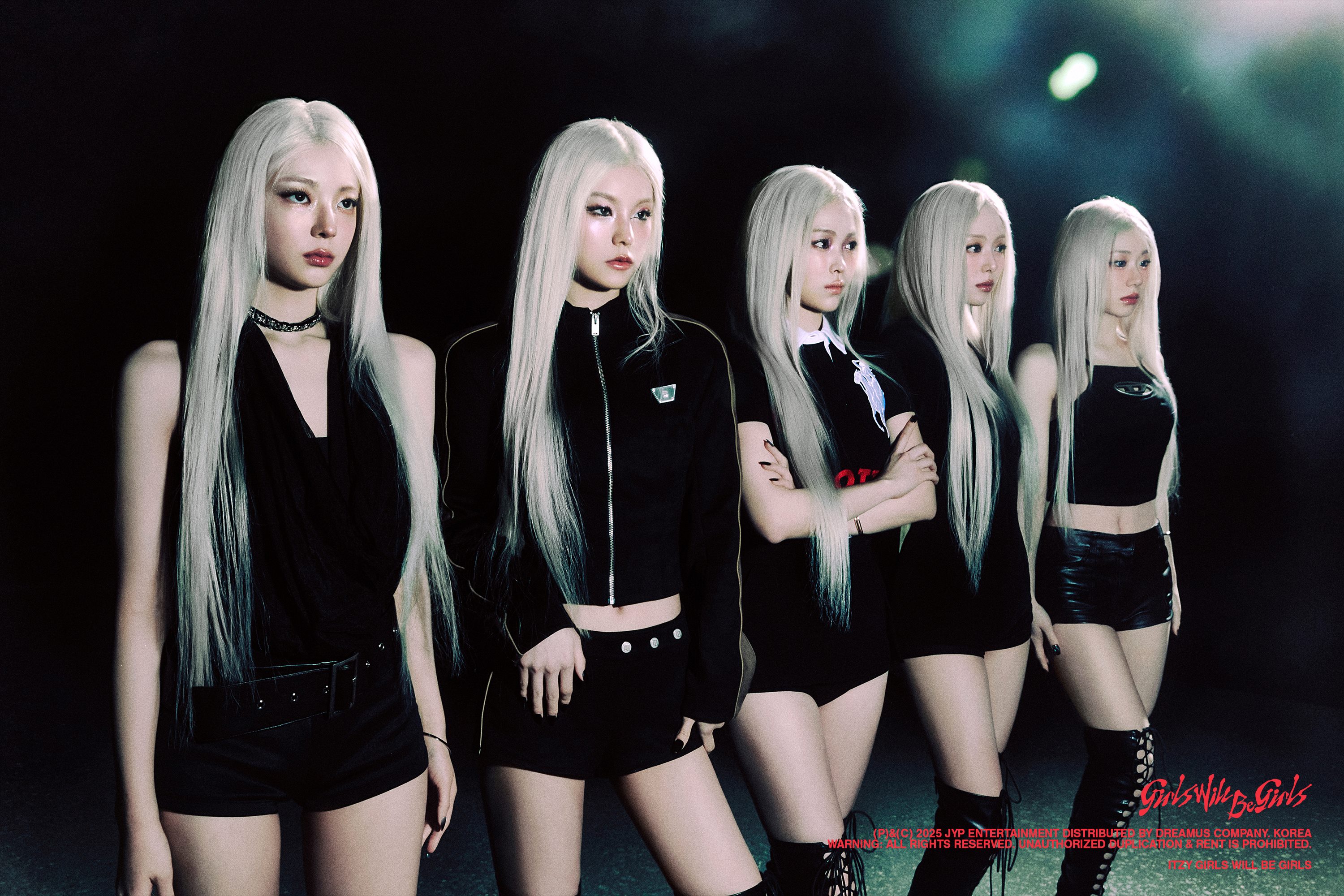 백발의 ITZY, 강렬한 카리스마