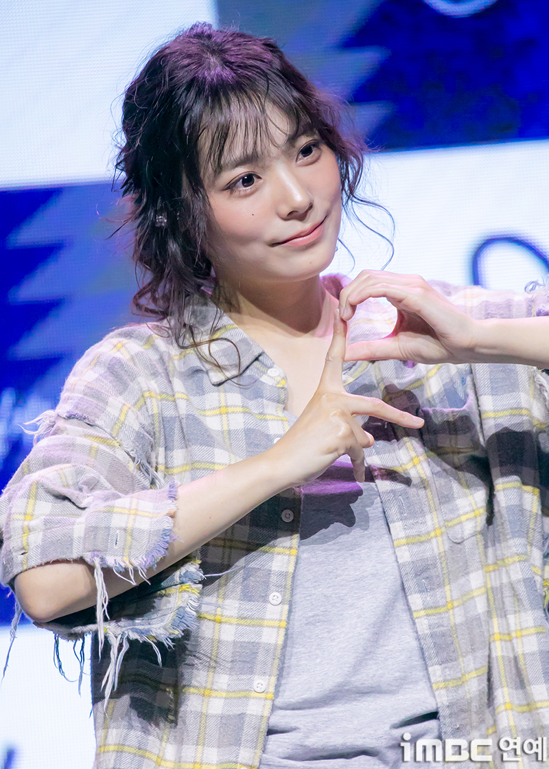 [움짤] QWER 시연, 감수성 넘치는 서사