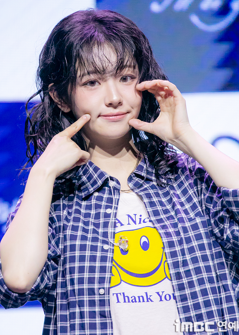 [움짤] QWER 쵸단, 큐티 스마일 러블리