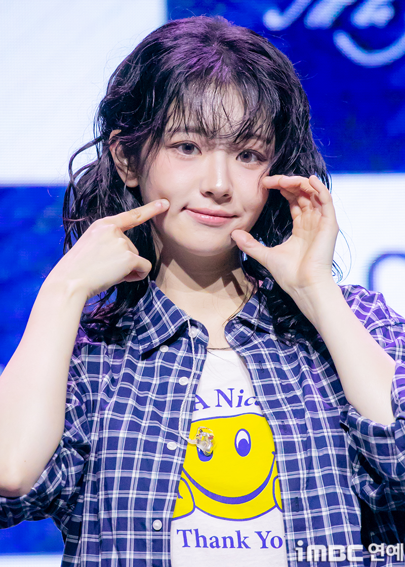 [움짤] QWER 쵸단, 큐티 스마일 러블리