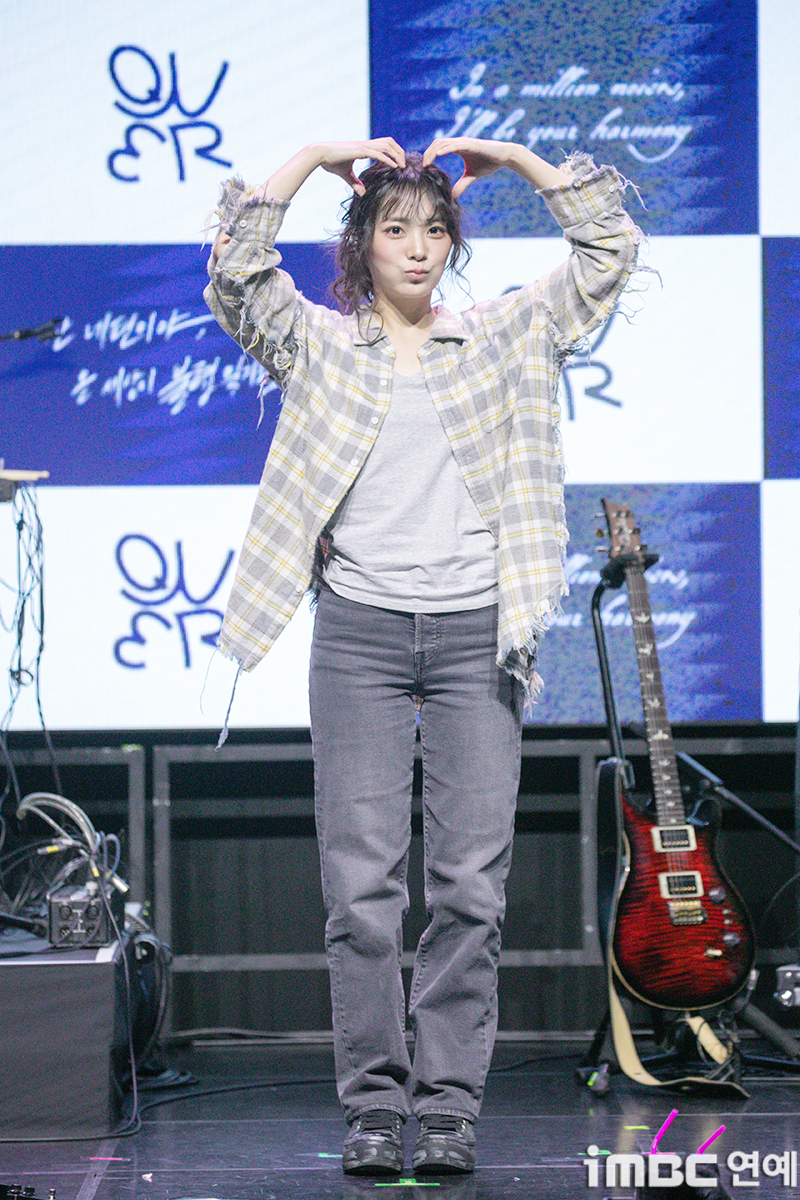 [움짤] QWER 시연, 감수성 넘치는 서사