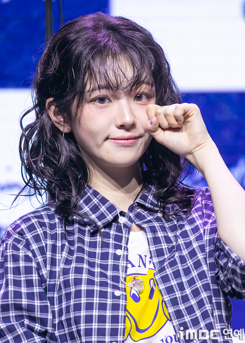 [움짤] QWER 쵸단, 큐티 스마일 러블리