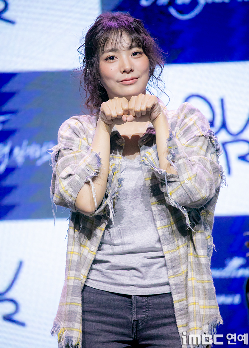 [움짤] QWER 시연, 감수성 넘치는 서사