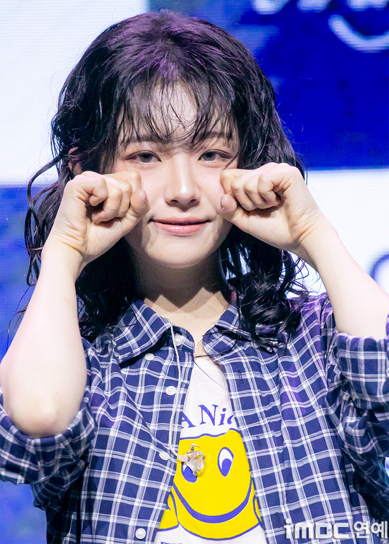 [움짤] QWER 쵸단, 큐티 스마일 러블리