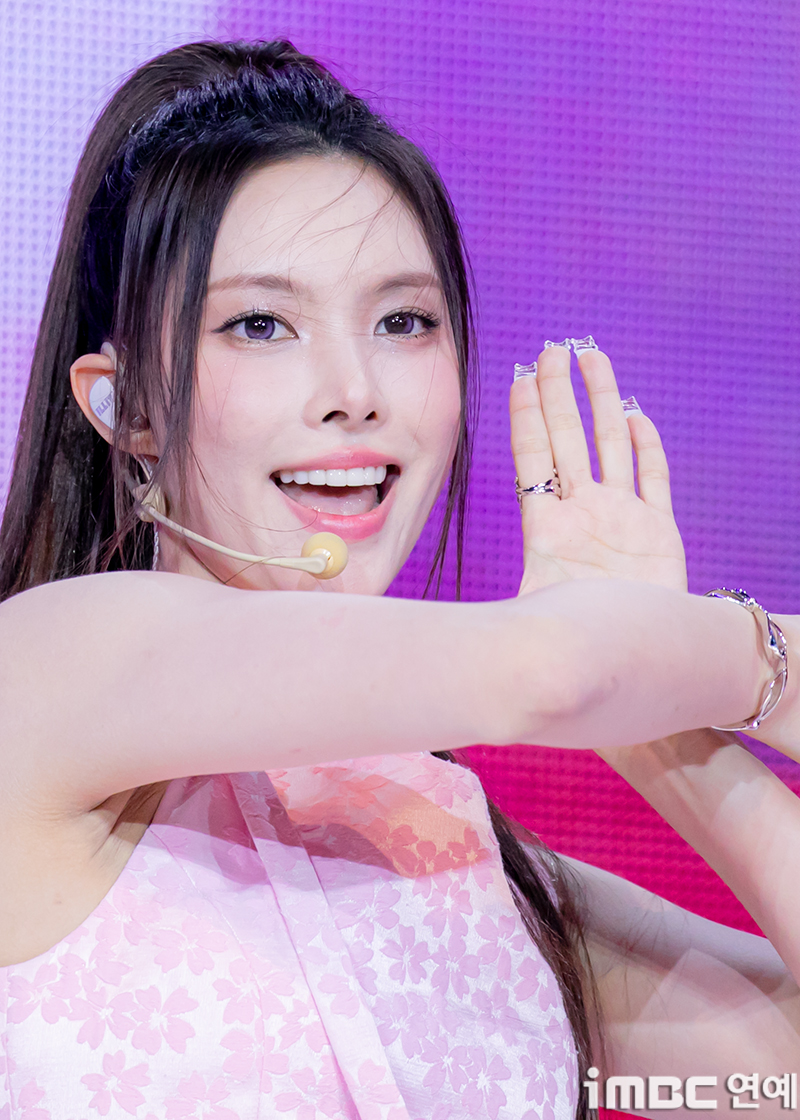 [포토] 아일릿 윤아, 시원시원한 무대