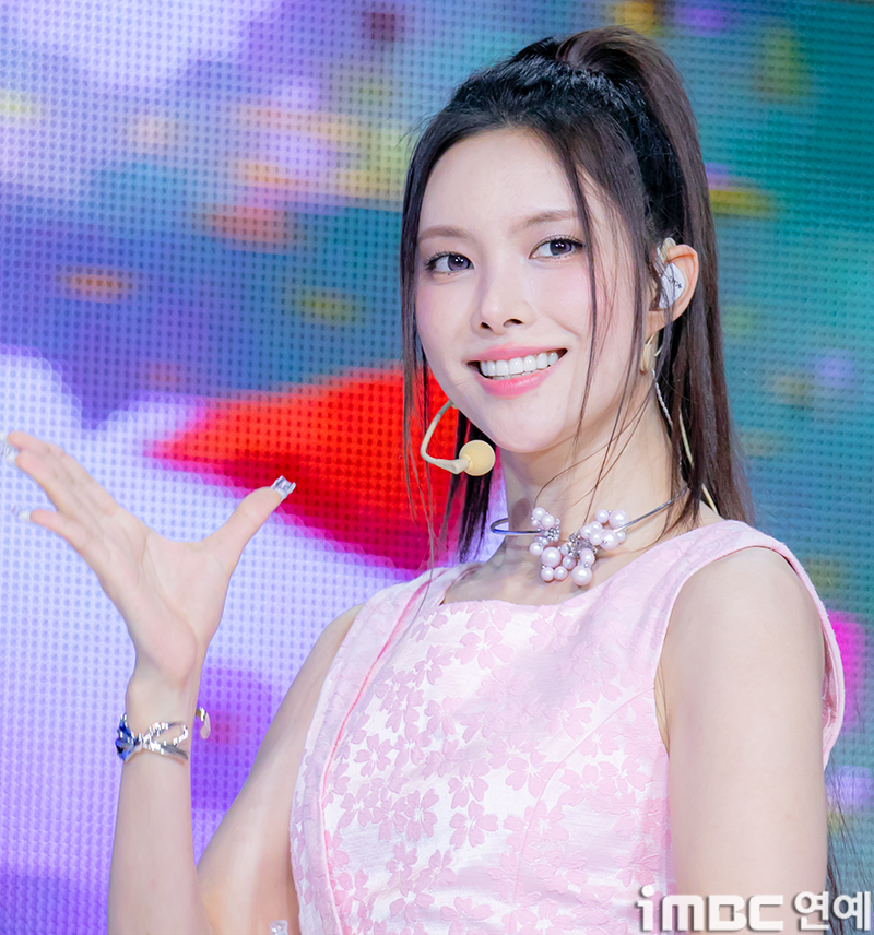 [포토] 아일릿 윤아, 시원시원한 무대