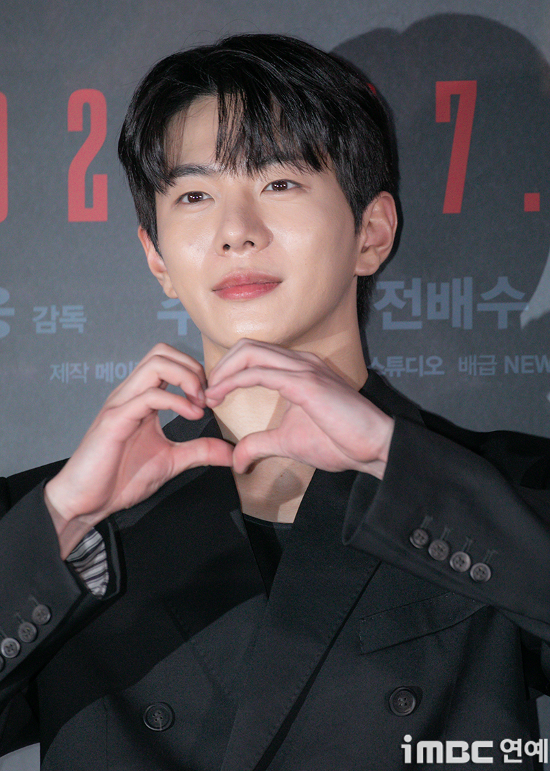 [포토] 최보민, 지하철에 없는 잘생김