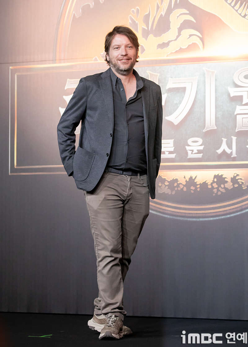 에드워즈 감독 "'쥬라기 월드4'는 스필버그 감독 향한 러브레터 같은 작품"