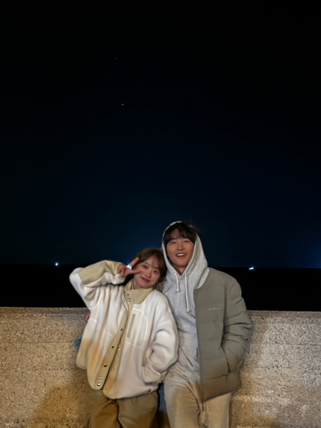 ♥케이티가 질투하겠네…송중기, 천우희와 셀카 공개