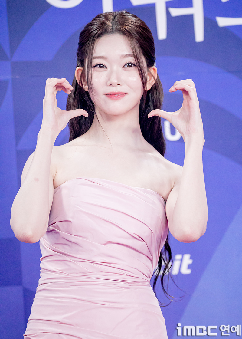 [포토] 츠키, 핑크빛 볼하트