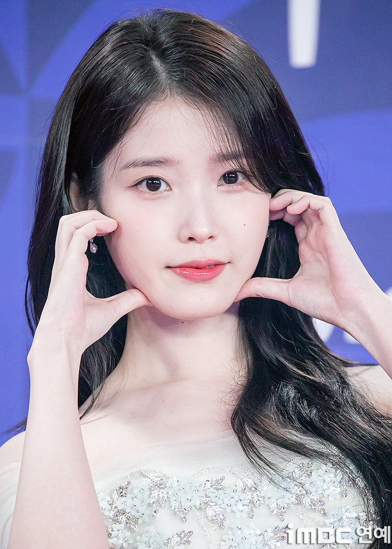 [포토] 아이유, 러블리 양볼하트