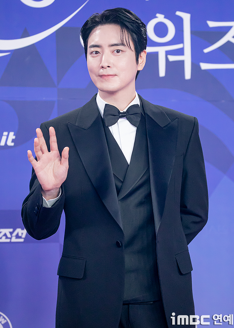 청룡시리즈어워즈 레드카펫 이준혁