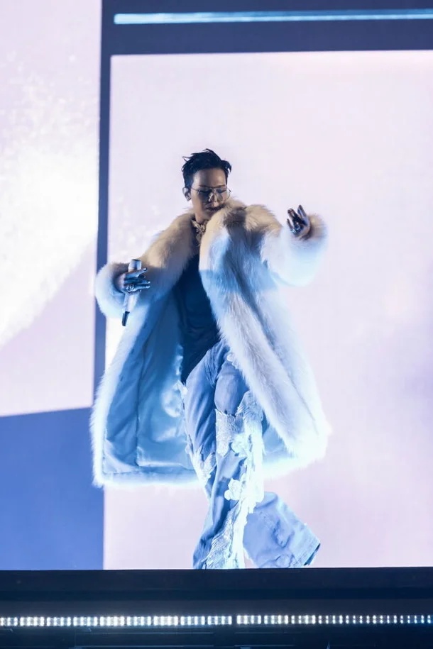 지드래곤 “컴백 1년, 열심히 달려왔다” 라이브 논란 후 첫 심경 고백