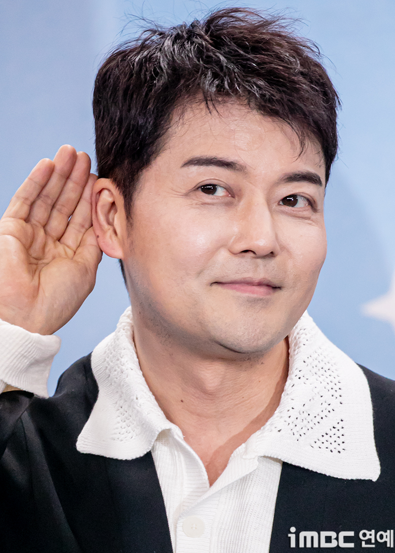 전현무, 차량링거 의혹에 진료기록부 공개 "적법한 진료 행위" [공식입장]