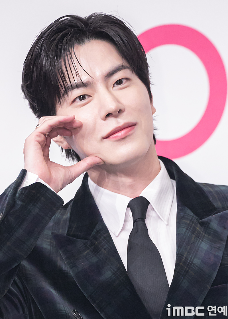 [포토] 홍종현, 늠름 하트