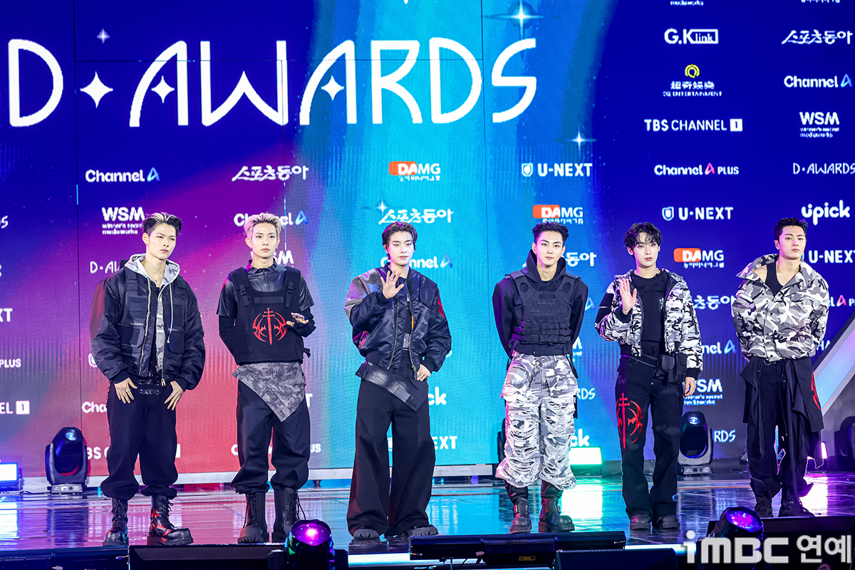 [포토] 엔하이픈, 동계올림픽 성훈 보고있나