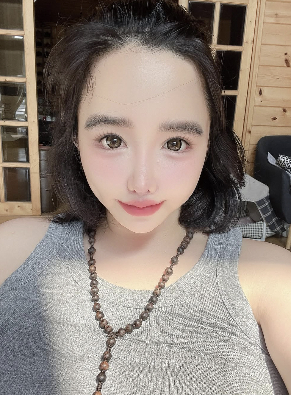 2NE1 박봄, '트레이드 마크' 진한 스모키 지웠다… 몰라보게 청순해진 근황 공개 [소셜in]