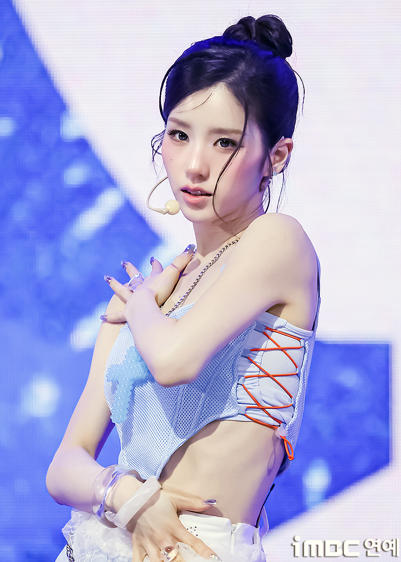 [포토] 아르테미스 희진, 우아한 무대